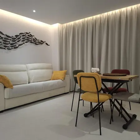 Charming Paradise With Parking Apartment